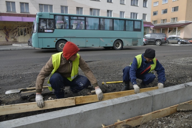 Профсоюзов обновляют, Октябрьскую пролевают