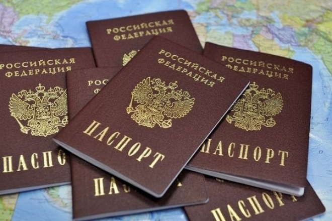 При получении паспорта могут обязать произносить клятву