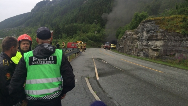 На западе Норвегии горит туннель