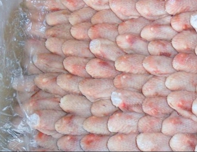 Более тонны куриных крыльев задержано в Мурманске